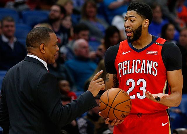 足球比赛中 足球比赛中